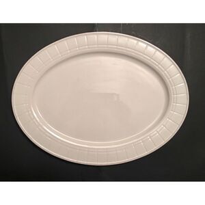 BEAUTIFUL COUNTRY LIVING OVAL WHITE SERVING PLATTER  16" X 12"